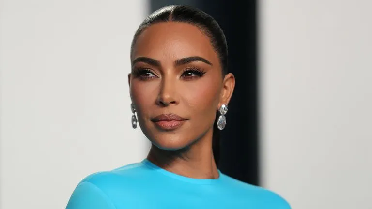 Kim Kardashian, despăgubită cu 1 euro după jaful armat din Paris