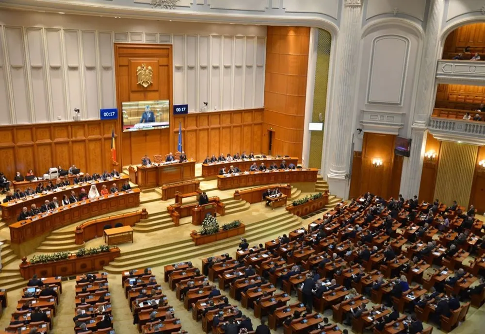 Camera Deputaţilor a votat majorarea salariilor pentru primari, viceprimari, preşedinţii şi vicepreşedinţi de Consilii Judeţene, cele ale parlamentarilor nu cresc / USR anunţă că va ataca proiectul la CCR