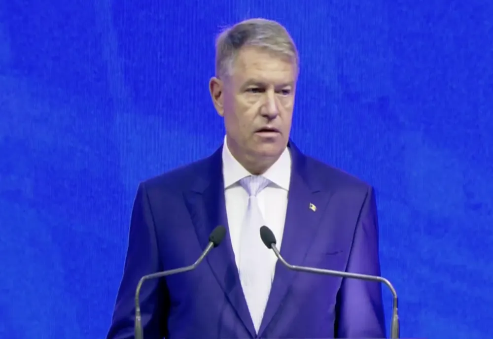 Klaus Iohannis s-a vaccinat cu a treia doză de vaccin anti-COVID. Ce spune despre vaccinarea obligatorie