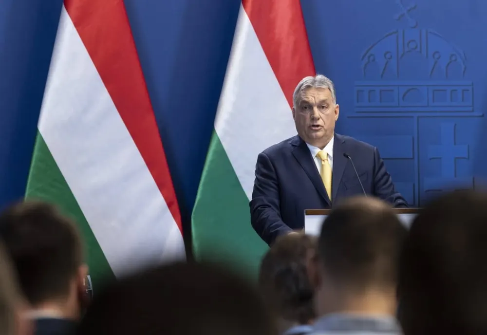 Viktor Orban a fost salvat de un jurnalist înainte să se scufunde cu o barcă gonflabilă în Croația