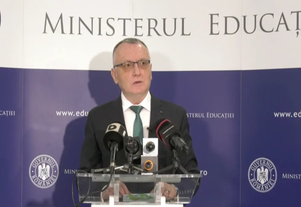 Sorin Cîmpeanu, mesaj înainte de începerea anului școlar: Dragi părinţi şi bunici, fiţi alături de profesorii care vă îndrumă copiii pe întreg traseul educaţional!