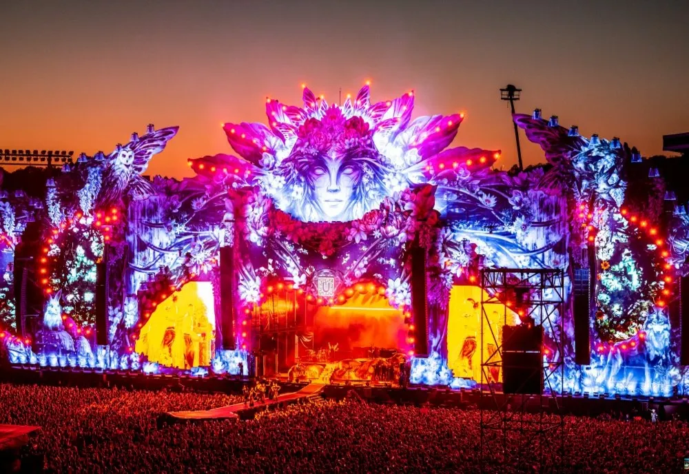 UNTOLD 2026 anunță line-up-ul final: nume noi pe scenele festivalului și o premieră în România