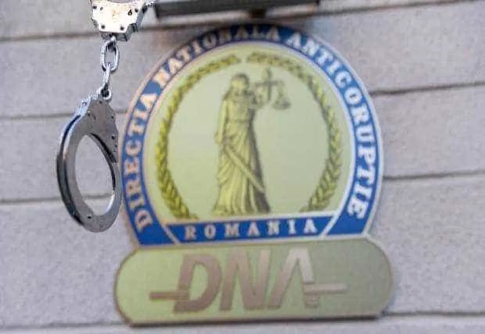 Șeful Autorității Vamale Române, Mihai Savin, reținut de DNA într-un dosar privind presupuse fapte de fals și uz de fals. Alți doi funcționari, vizați în anchetă