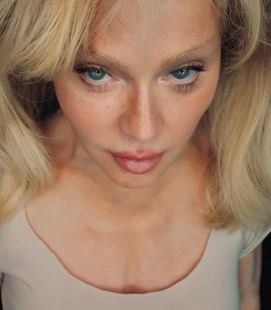Madonna a publicat o serie de fotografii ce par neretușate