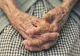 ESCROCHERIE LA PETRILA: BĂTRÂNĂ DE 70 DE ANI LĂSATĂ FĂRĂ 36.000 DE LEI DE TINERI CARE S-AU DAT DREPT MESERIAȘI